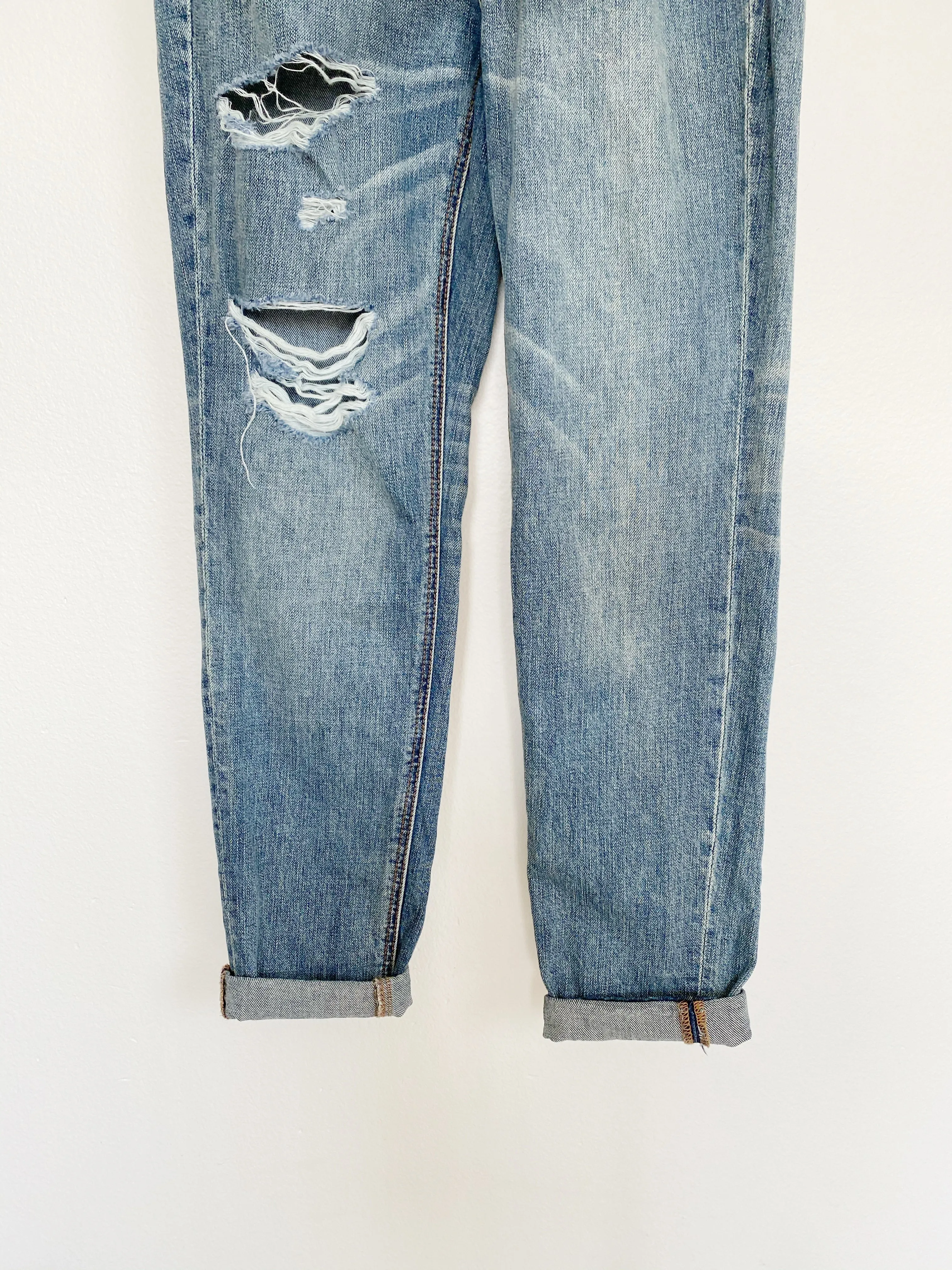 American Eagle Tom Girl Distressed Jeans New 2 Regular