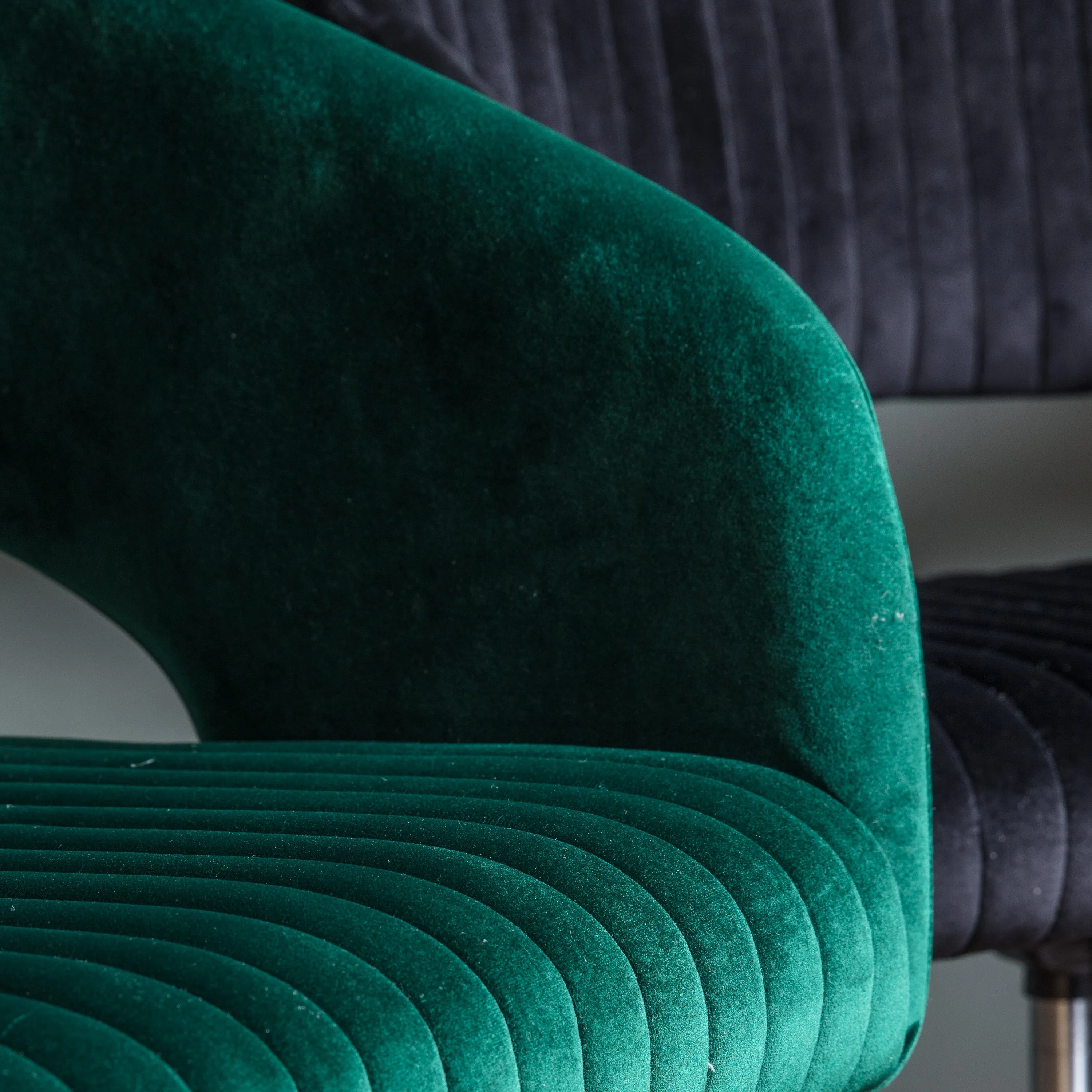 Amos Murray Swivel Chair Green Velvet