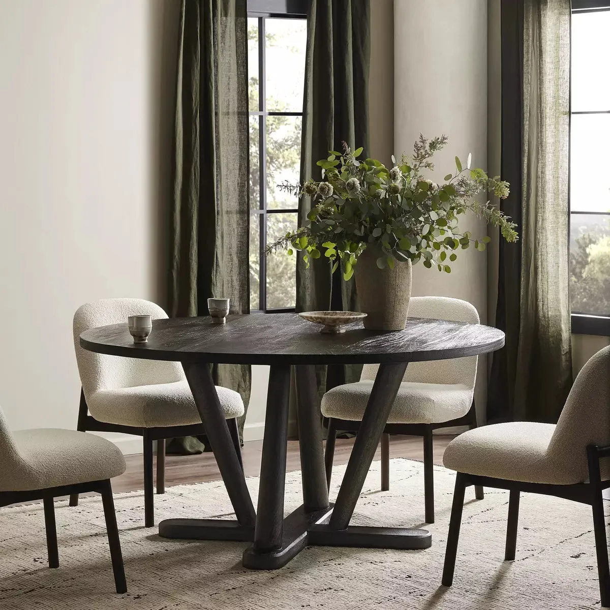 Bailey Dining Table