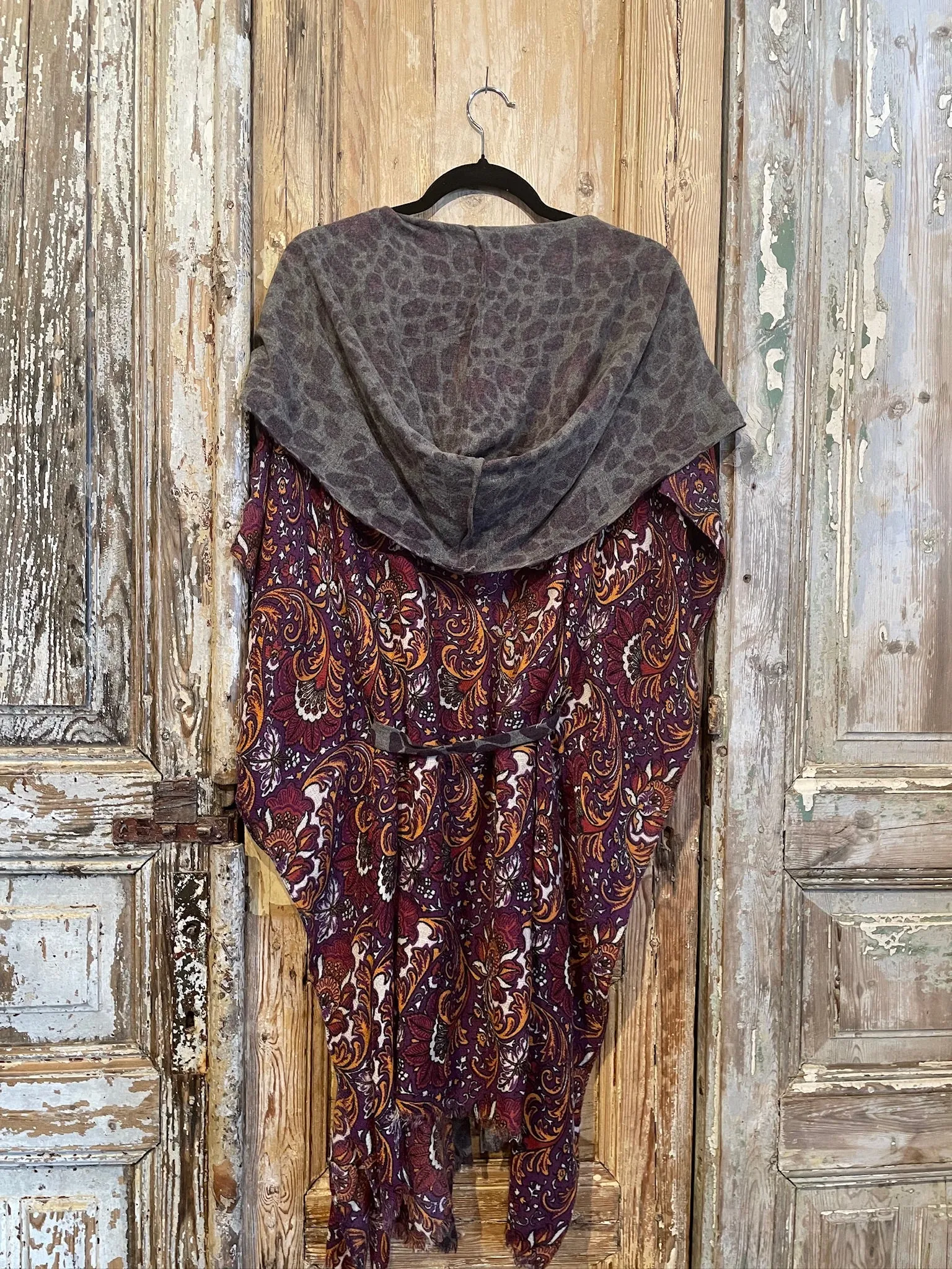 Holiday Mood Kimono