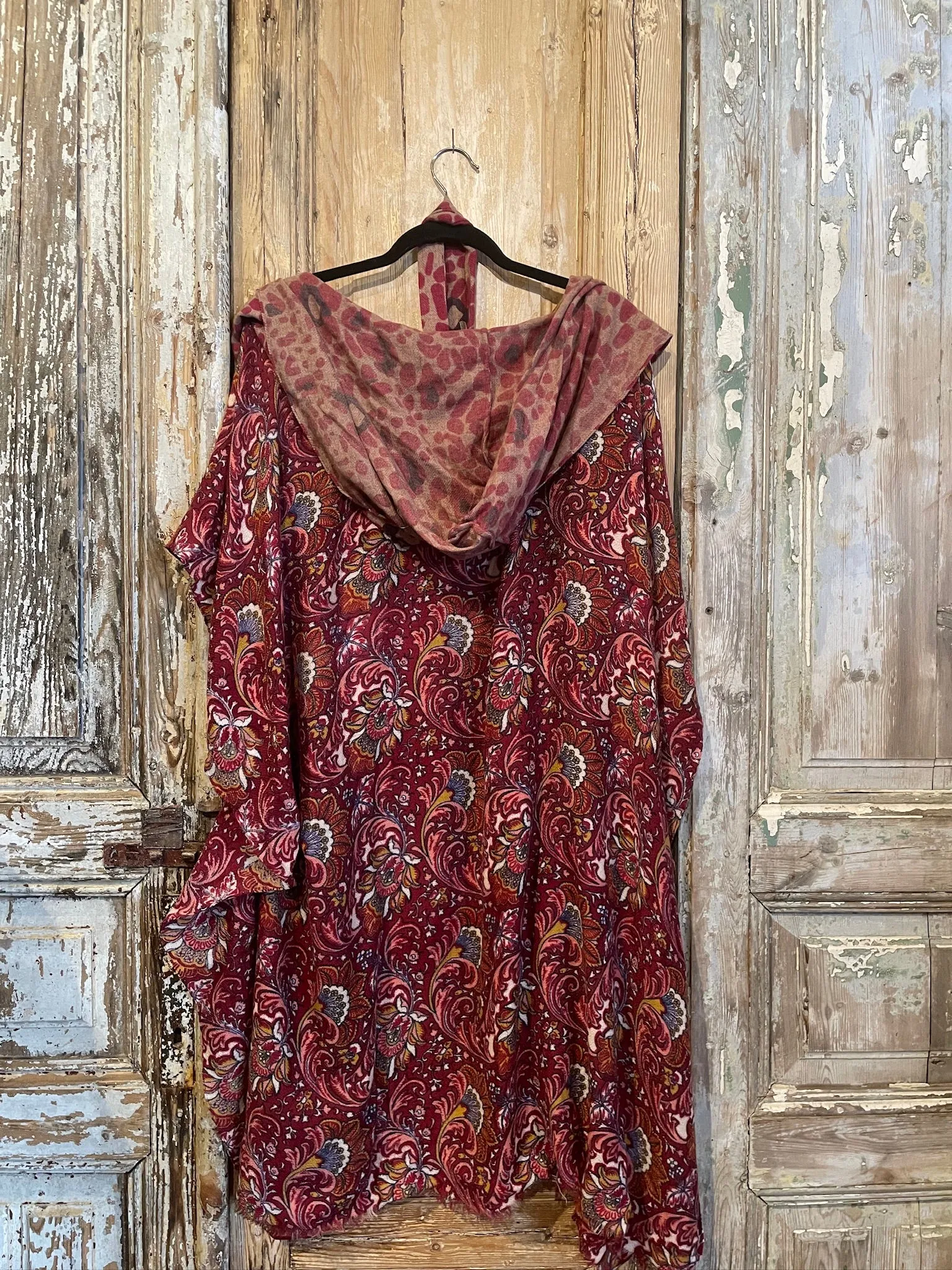 Holiday Mood Kimono