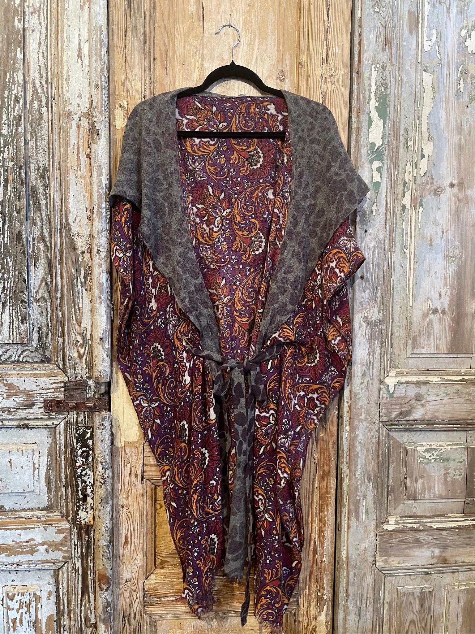 Holiday Mood Kimono
