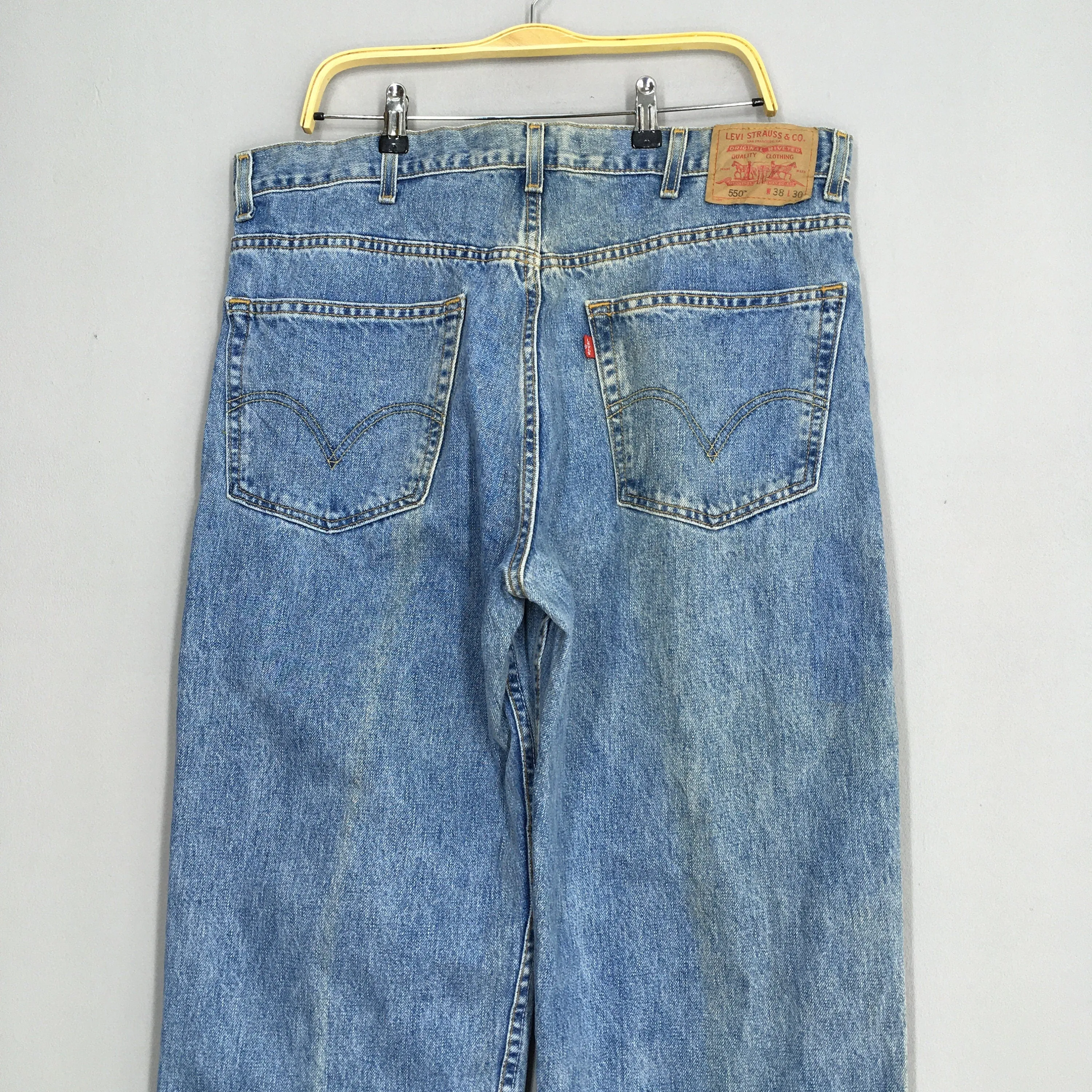 Levi's 550 Relaxed Fit Jeans Faded Dirty Denim Size 38x31