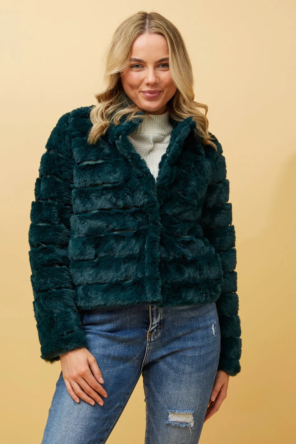 MOSCOW FAUX FUR CROP JACKET