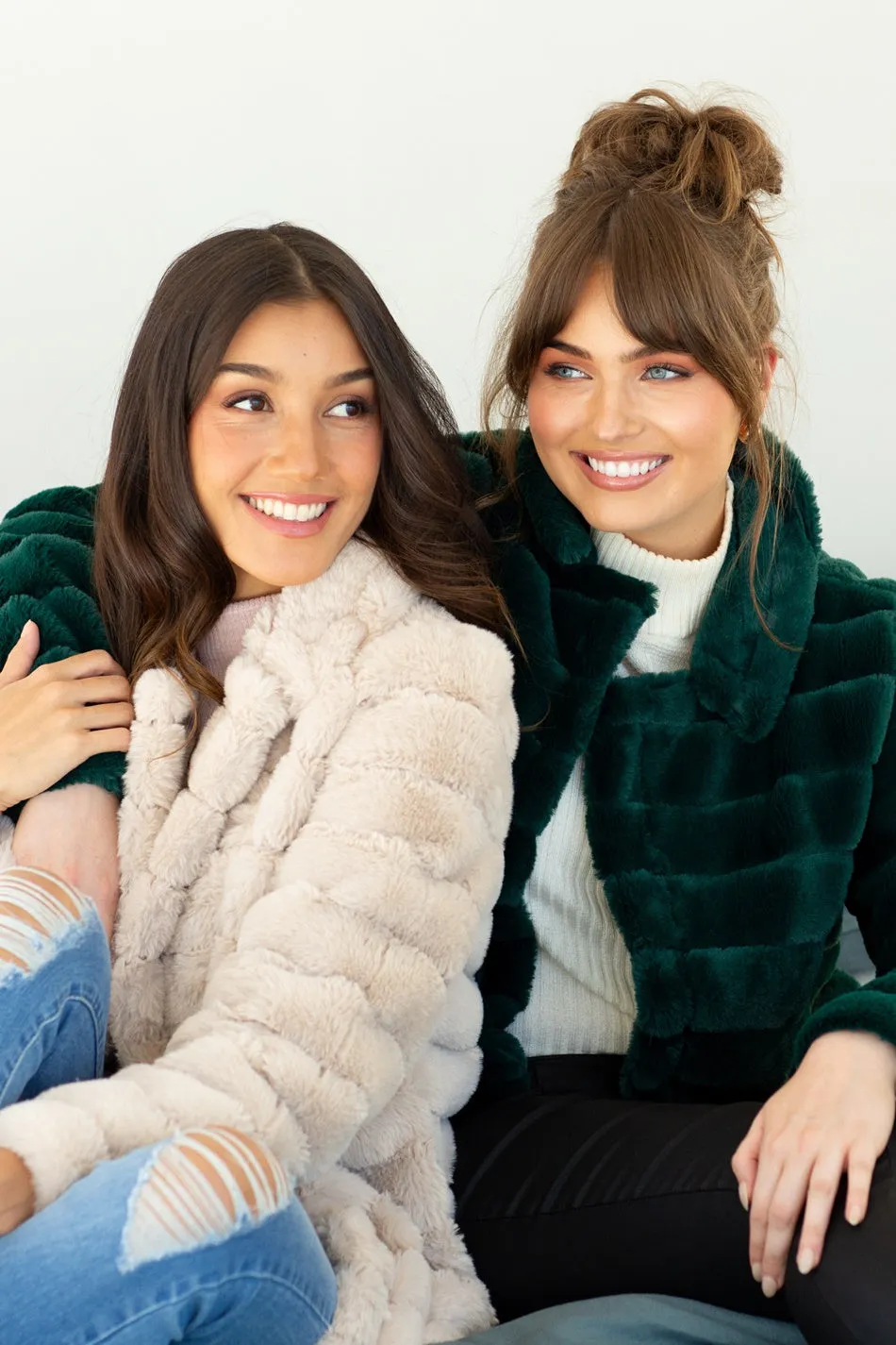 MOSCOW FAUX FUR CROP JACKET