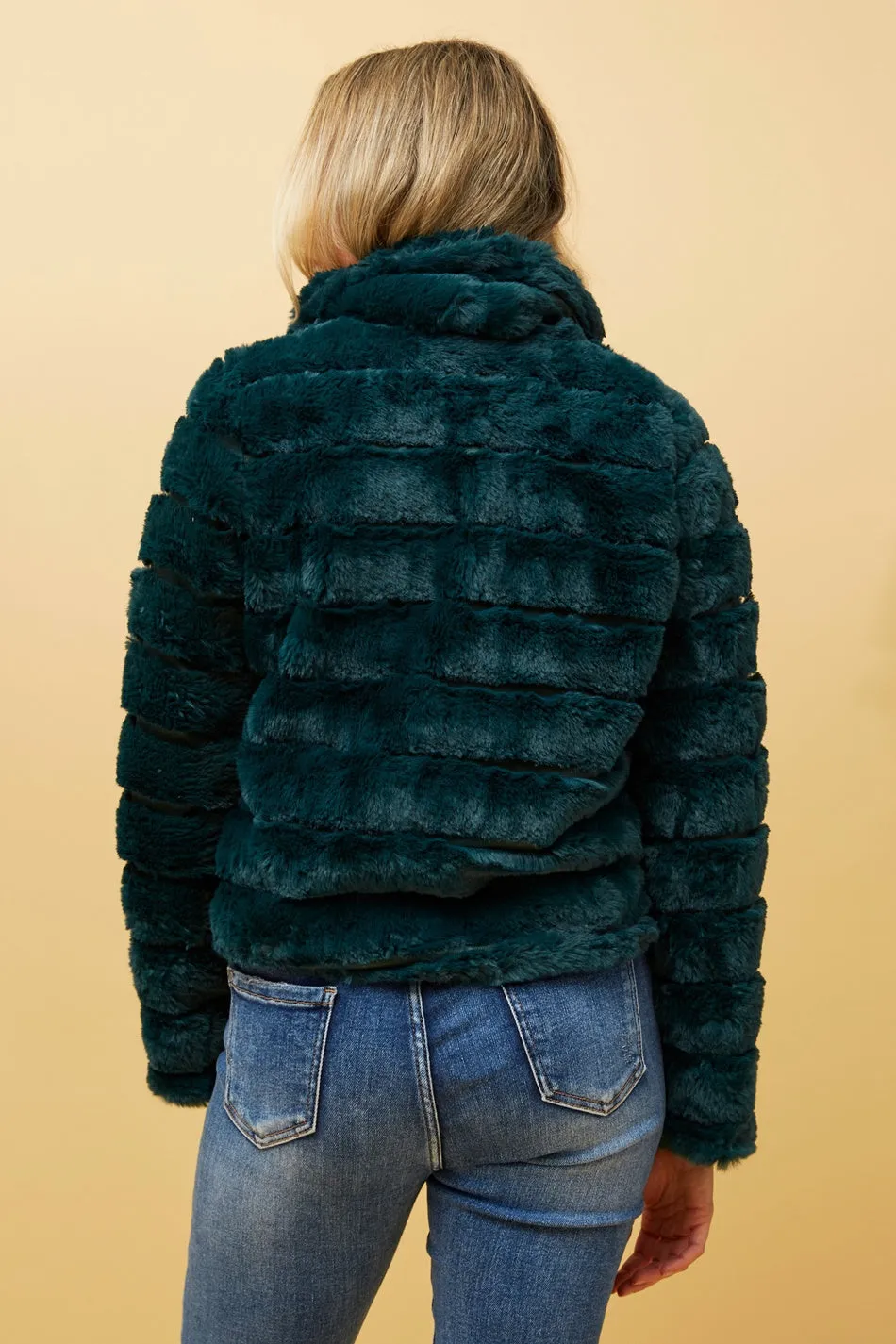 MOSCOW FAUX FUR CROP JACKET