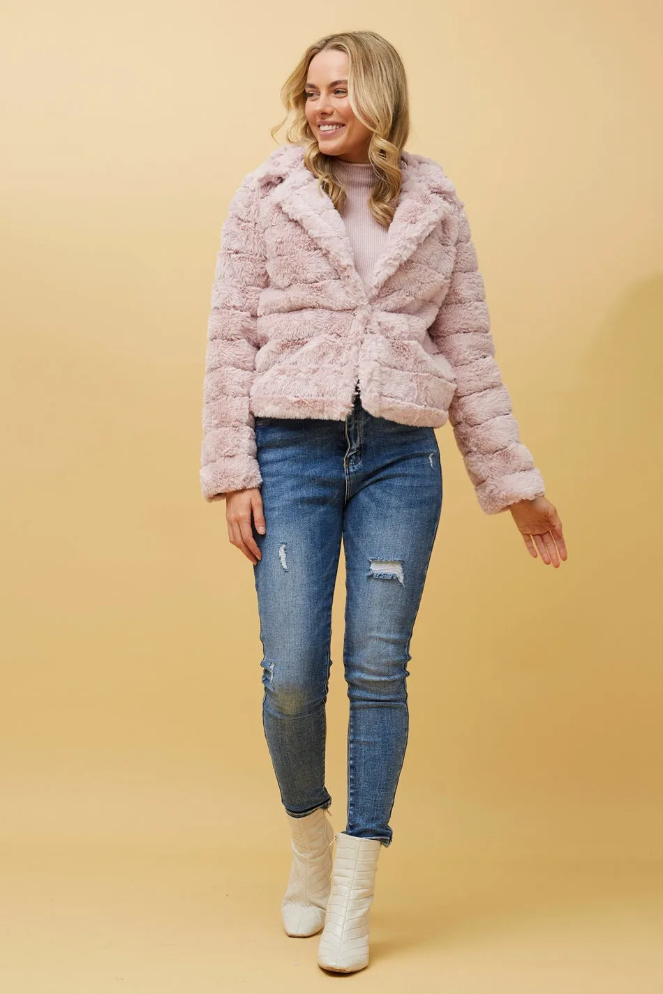 MOSCOW FAUX FUR CROP JACKET