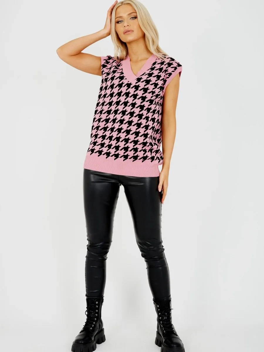 Trish Dogtooth V-Neck Sleeveless Knitted Jumper In Pink